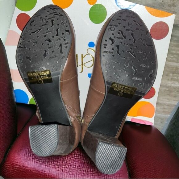 Refresh Ankle Boots NWT Vintage-Inspired Brown Buckle Block Heel 10 (Fits 9/9.5) - Picture 9 of 16